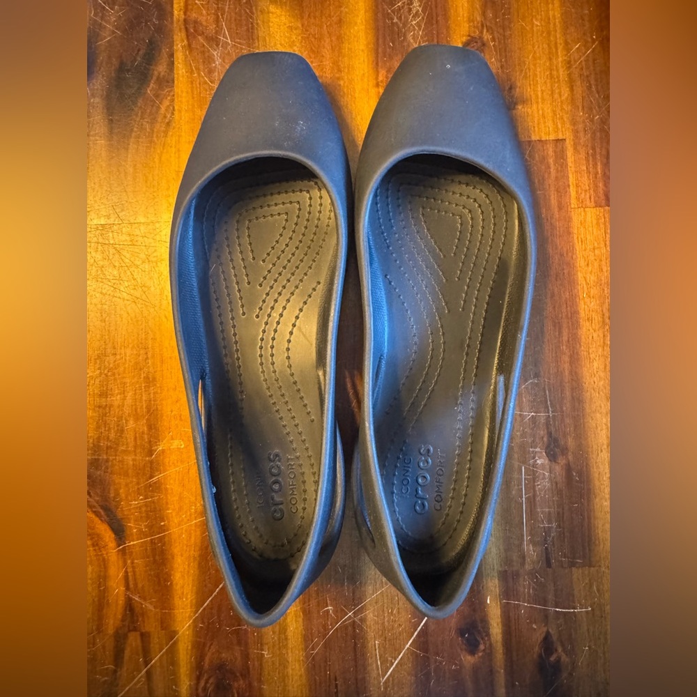 CROCS Women's Black Flats